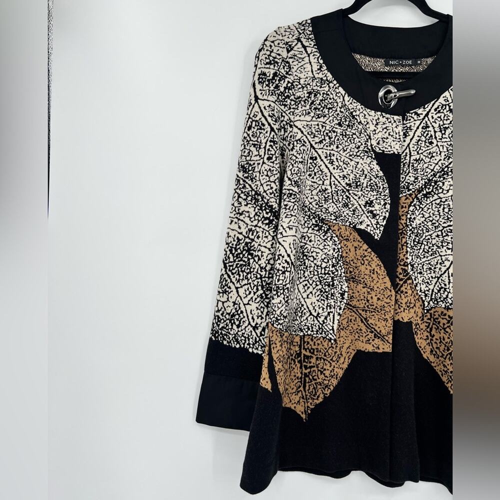 Nic + Zoe Santana Cardigan Sweater Jacket Leafs Metal Clasp Printed Size Medium - Picture 4 of 11